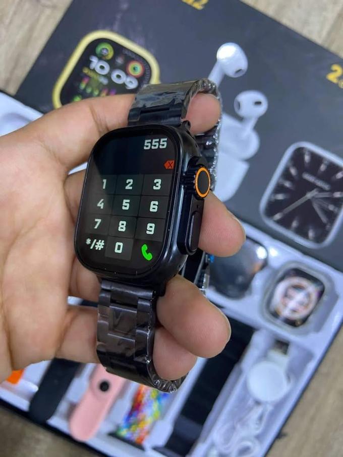 PACK H39 ( الساعة أولترا 9 + ساعة اولترا 2 بوصة 49 +2 بوشيطات + الصناتات + 7 صماطي )