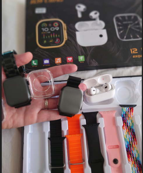 PACK H39 ( الساعة أولترا 9 + ساعة اولترا 2 بوصة 49 +2 بوشيطات + الصناتات + 7 صماطي )